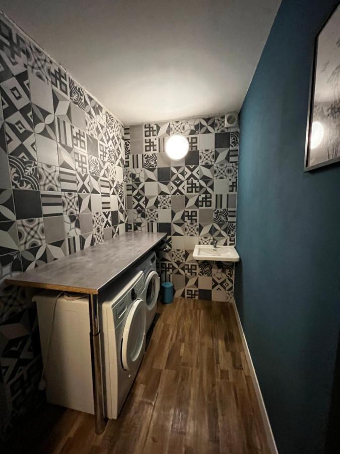 Charmant 2 Pieces Avec Terrasse Proche Centre Ville - Parking Gratuit A Proximite Lourdes Exterior photo